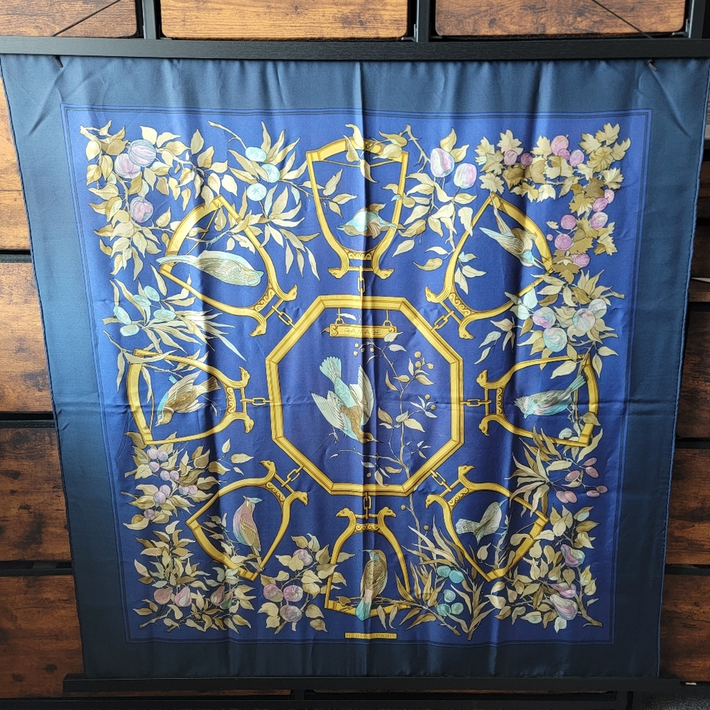 Labor Day Sale🎉 Elegant Authentic Hermes Ramage silk scarf with ribbon & box - Picture 3 of 12